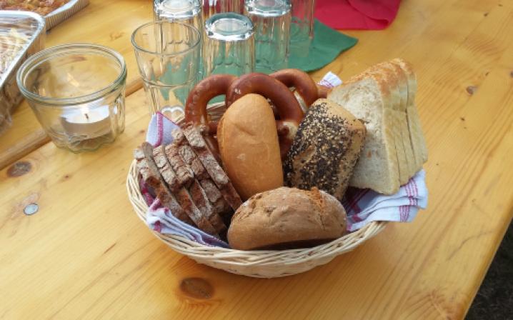 Brotzeit - ein abendliches Mitbring-Picknick Bild 2